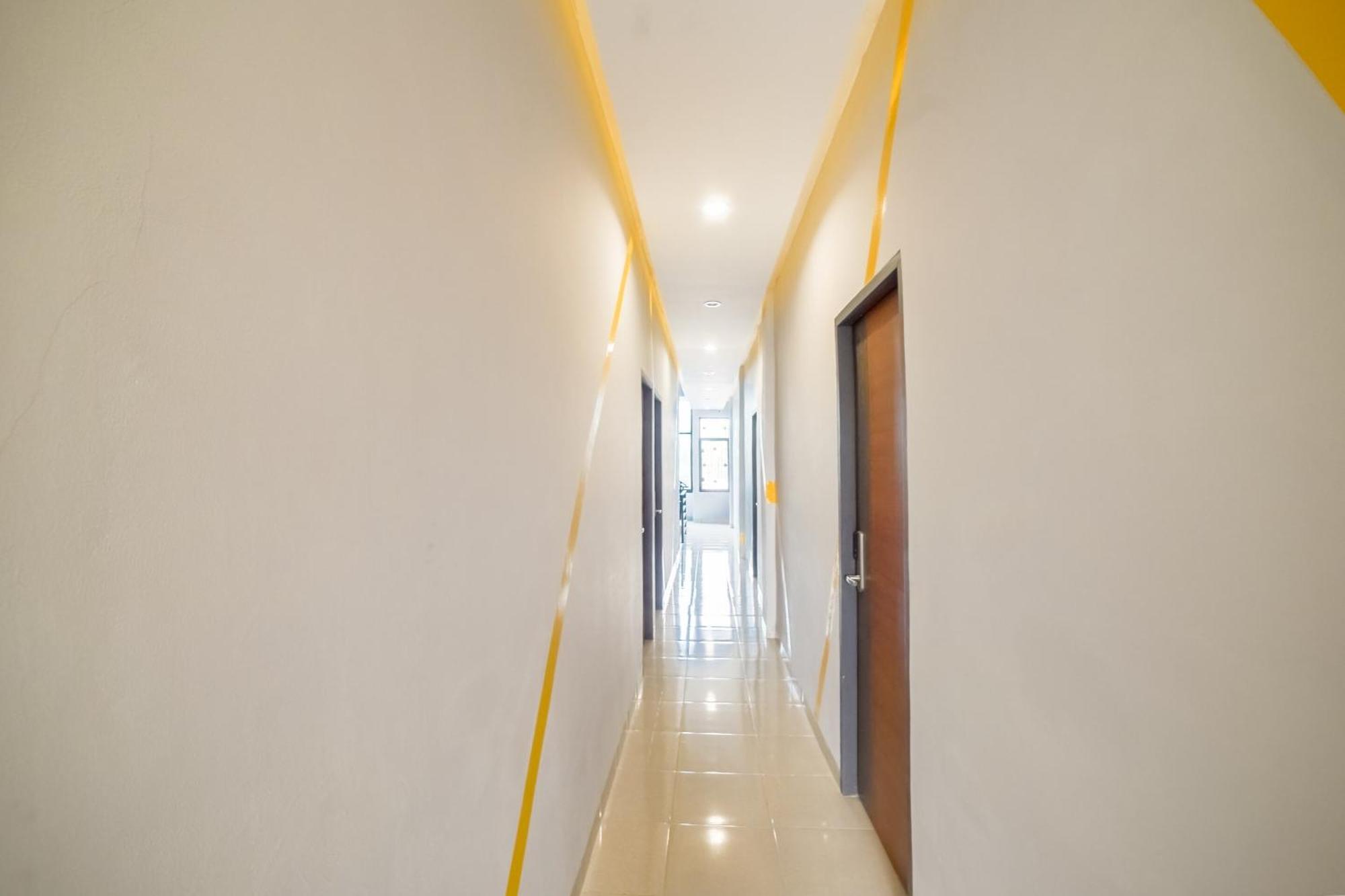 Capital O 90874 Millenium Inn 2 Medan Buitenkant foto