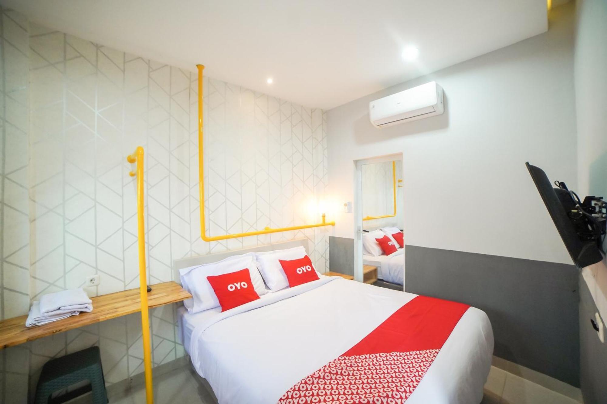 Capital O 90874 Millenium Inn 2 Medan Buitenkant foto