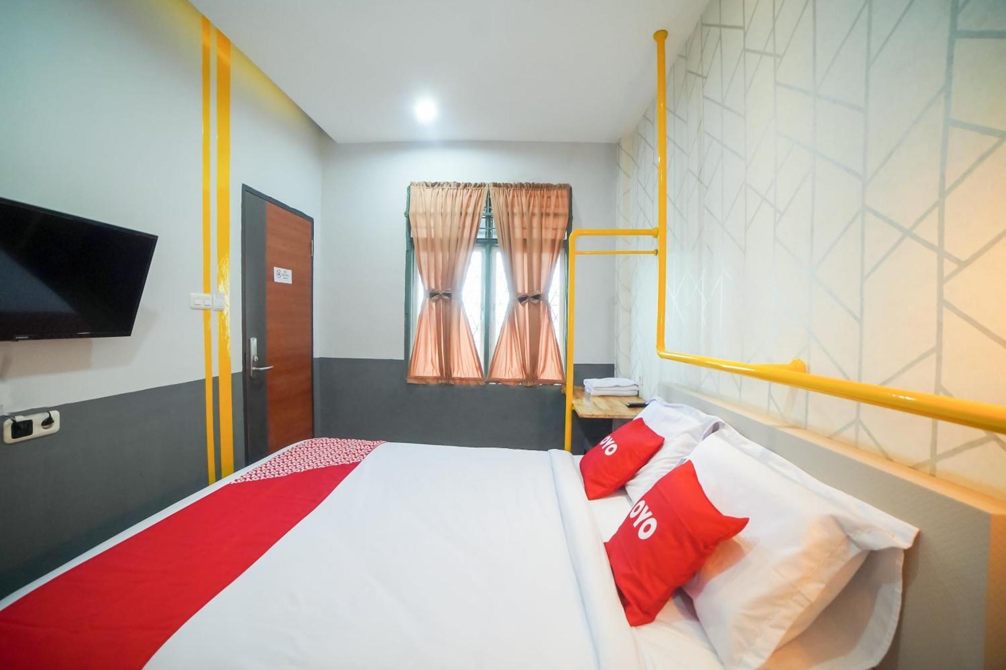 Capital O 90874 Millenium Inn 2 Medan Buitenkant foto