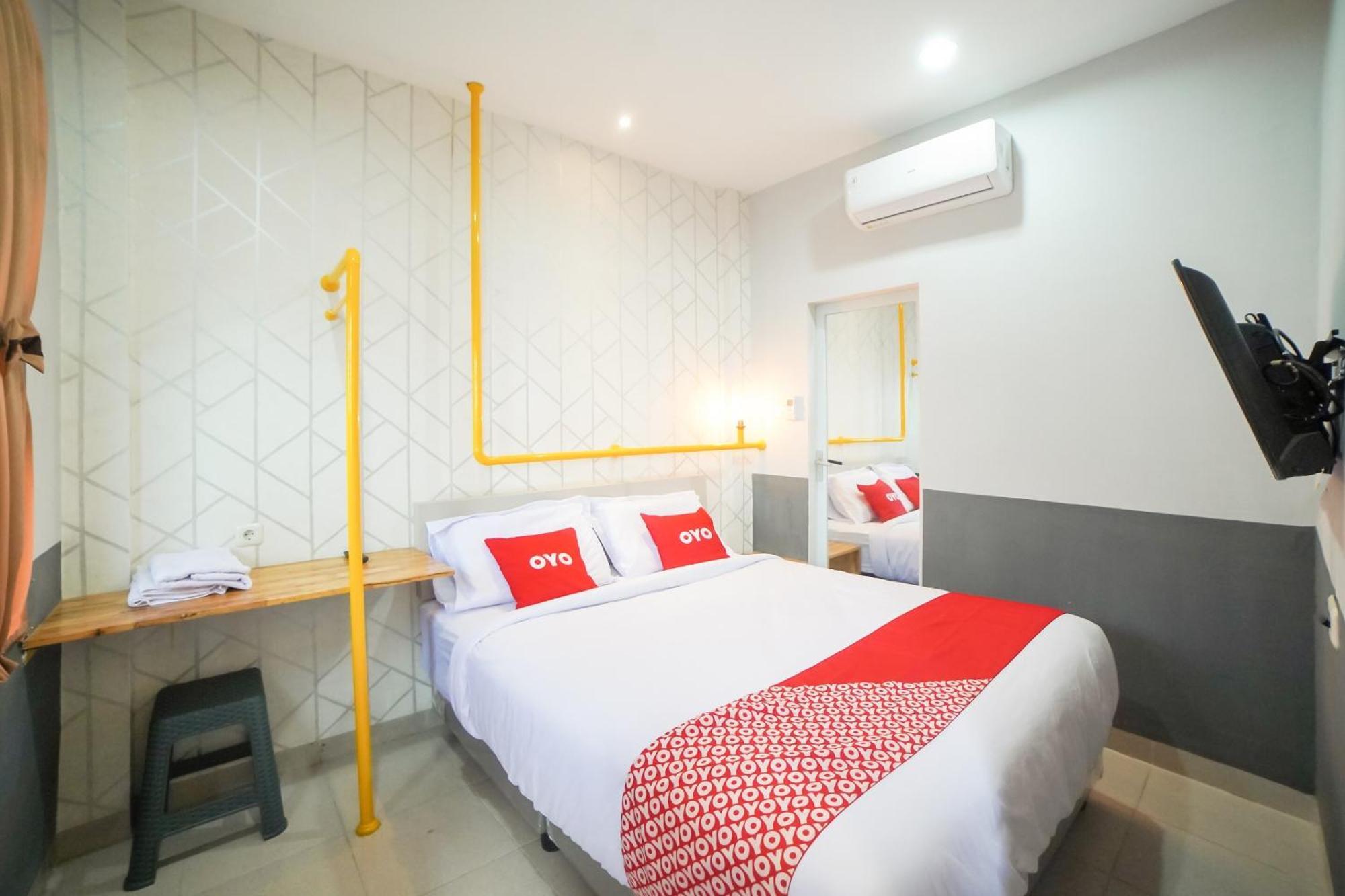 Capital O 90874 Millenium Inn 2 Medan Buitenkant foto