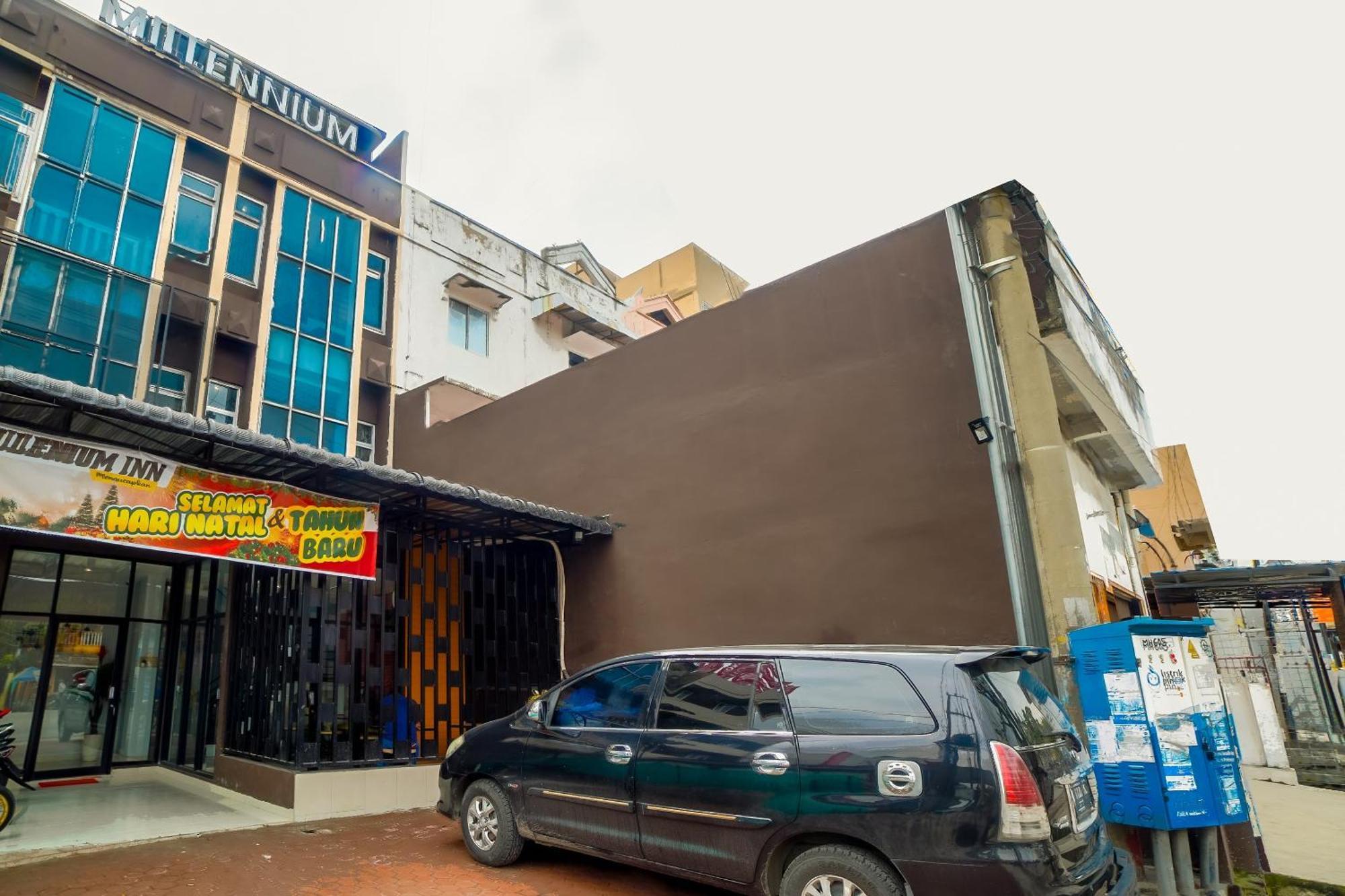 Capital O 90874 Millenium Inn 2 Medan Buitenkant foto